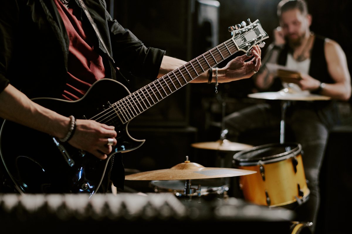  Qui est réellement l'auteur d'une pièce musicale créée par une IA ? © AnnaStills / Shutterstock