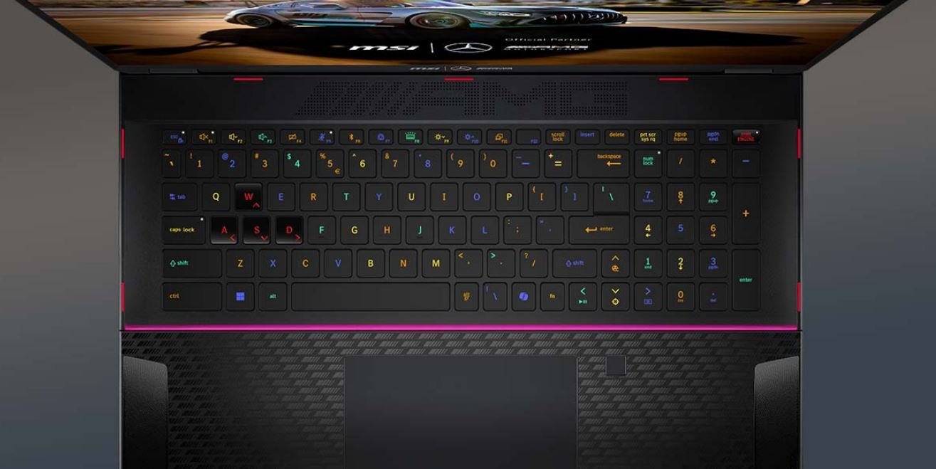 Oui, le clavier est rétroéclairé et personnalisable © MSI