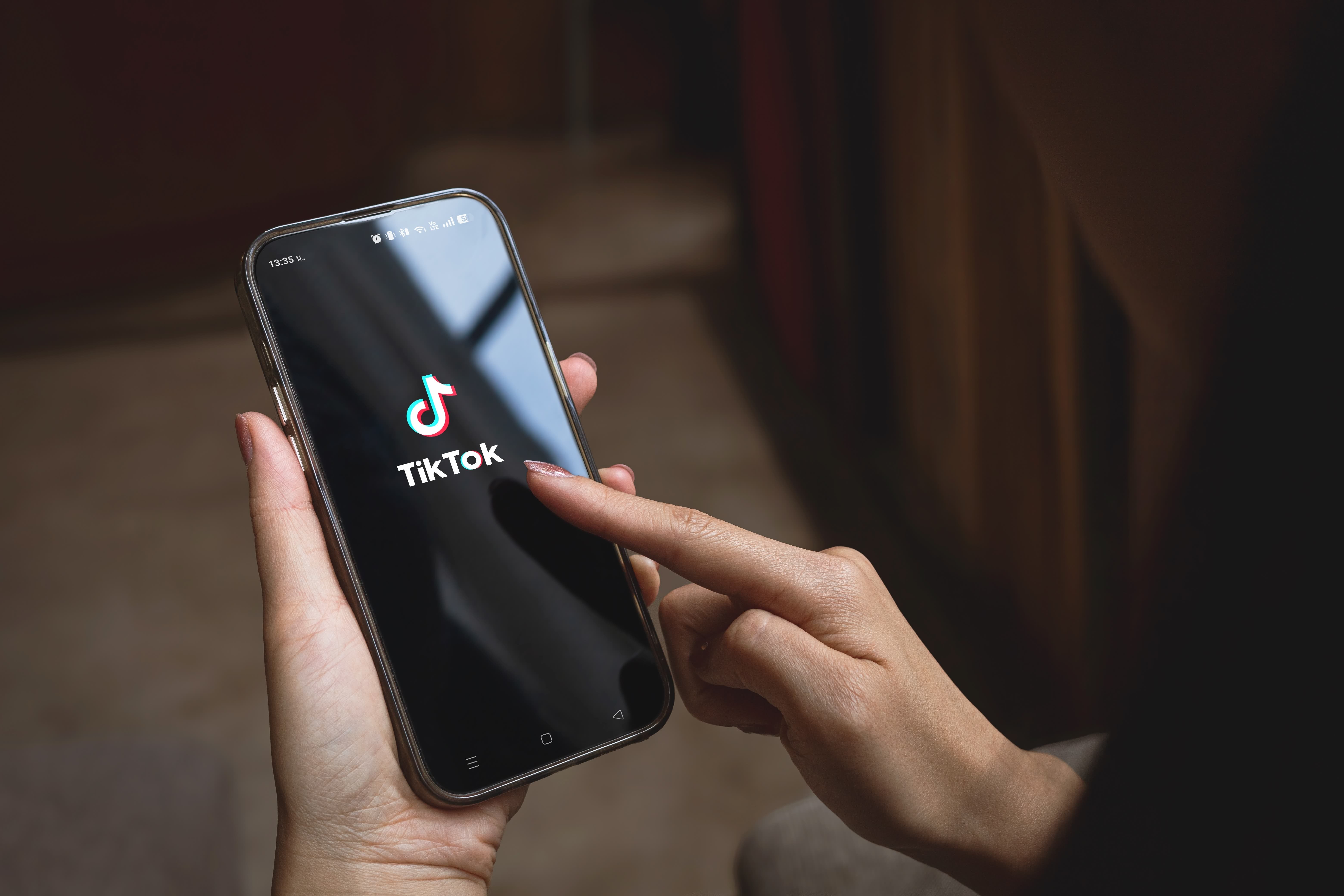 TikTok offre une nouvelle fonctionnalité IA à ses utilisateurs © Shutterstock