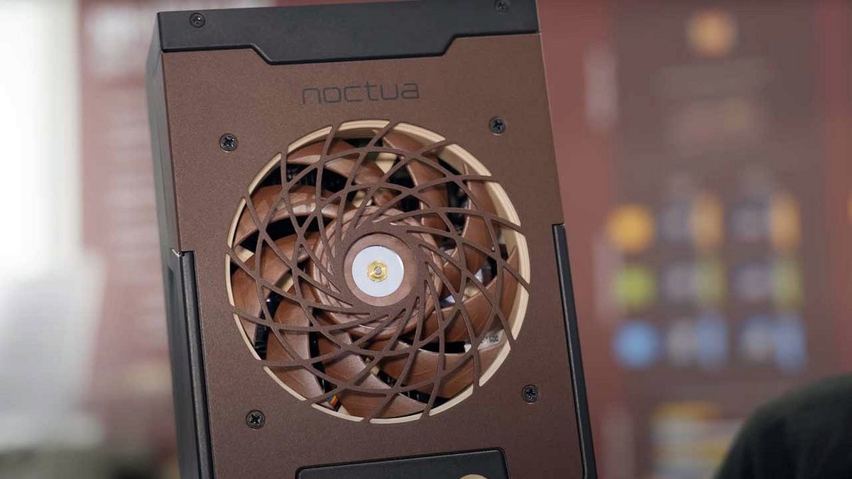 Une « jolie » alimentation signée Noctua/Seasonic © Techporn