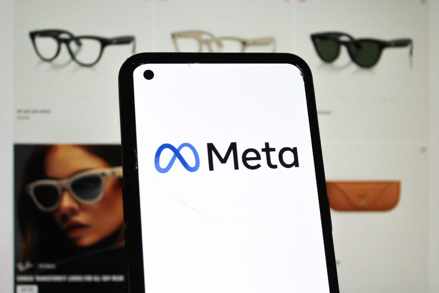 Meta place ses pions. ©Muhammad Raid Ahyan 2105 / Shutterstock