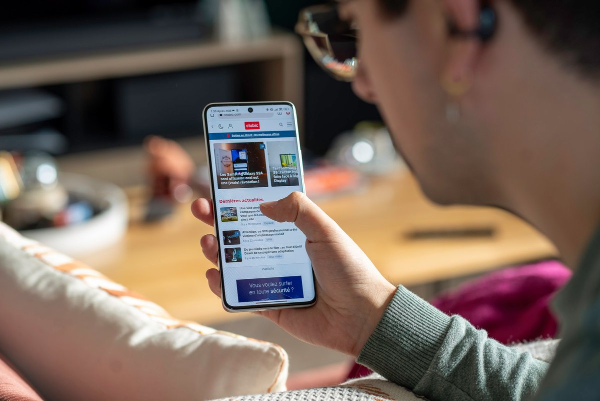 Un grand écran, pratique pour lire les dernières news sur Clubic © Pierre Crochart, pour Clubic