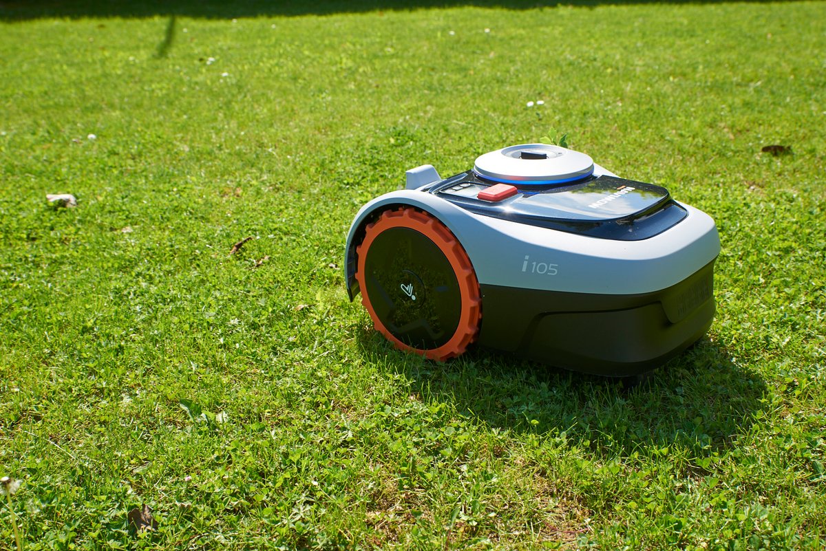 Bienvenue à ce robot tondeuse à l'excellent rapport qualité-prix © Marc Beekenkamp pour Clubic