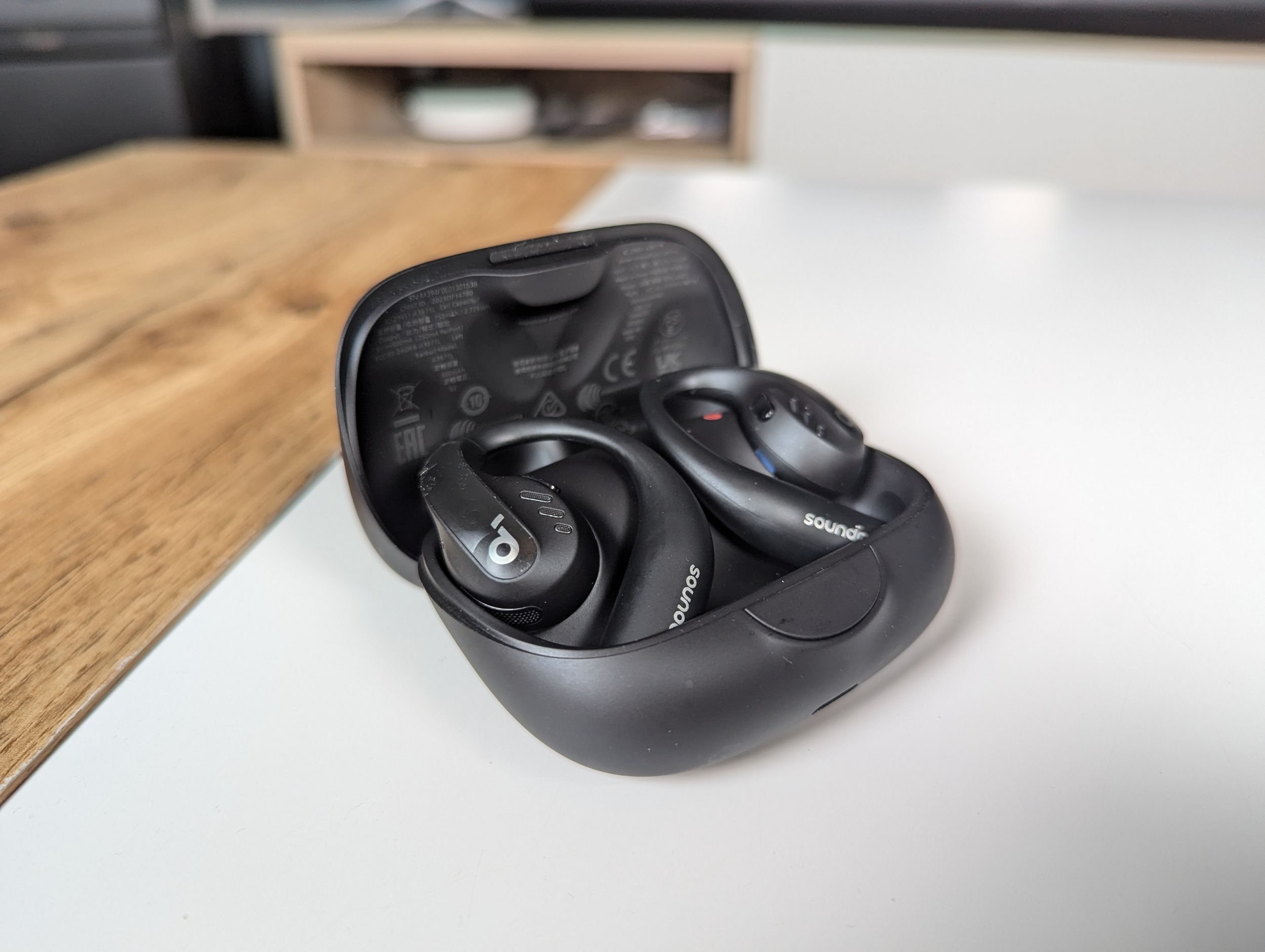 Voici les Anker Soundcore AeroFit Pro © Guillaume Fourcadier pour Clubic