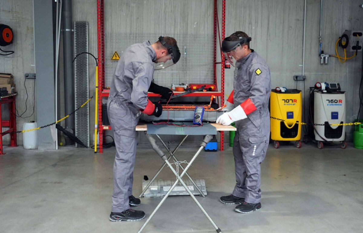 En France, des organismes officiels comme Recycler Mon Véhicule, se chargent du recyclage des composant des voitures, y compris des batteries électriques - Capture d'écran ©Recyclermonvéhicule.fr /Mélina Loupia pour Clubic