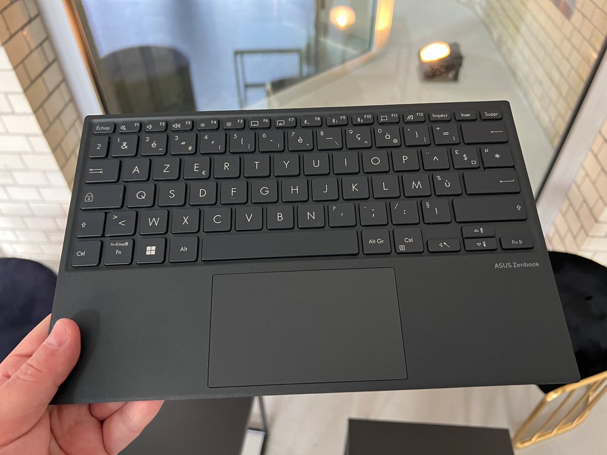 zenbook 17 fold oled