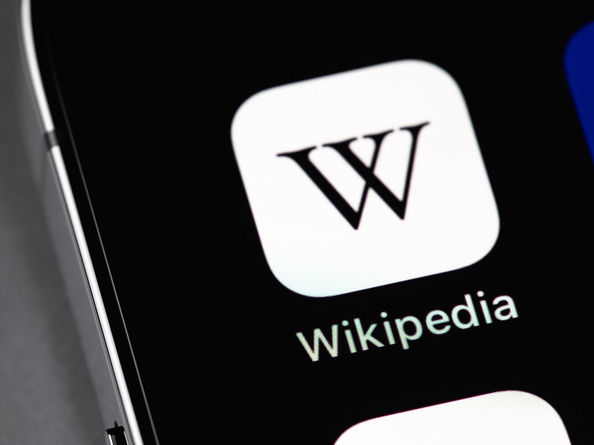 L'encyclopédie collective Wikipédia compte plus de 2,57 millions d'articles en langue française © Primakov / Shutterstock.com