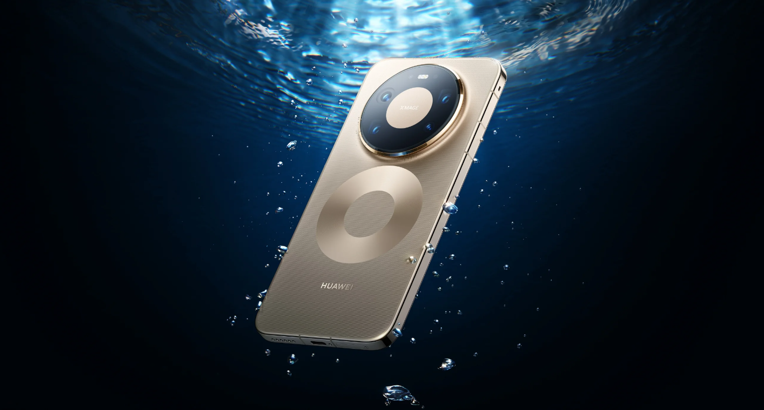 Le Huawei Mate 80 Pro Max jouit d'une résistance aux éclaboussures, à l'eau et à la poussière (IP68, IP69). © Huawei