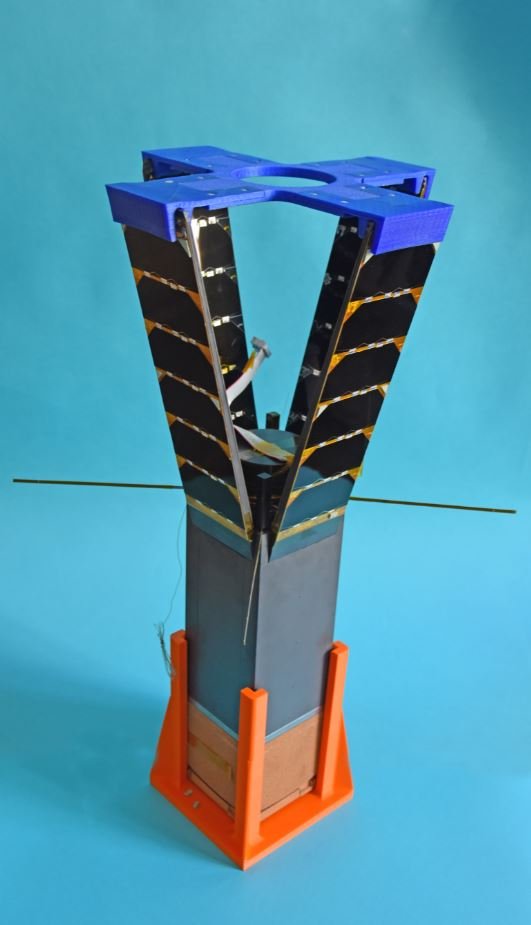 Le petit satellite CubeSat 3U Qarman, dont l'objectif est de tester un bouclier thermique et une rentrée atmosphérique. Crédits Von Karman Institut