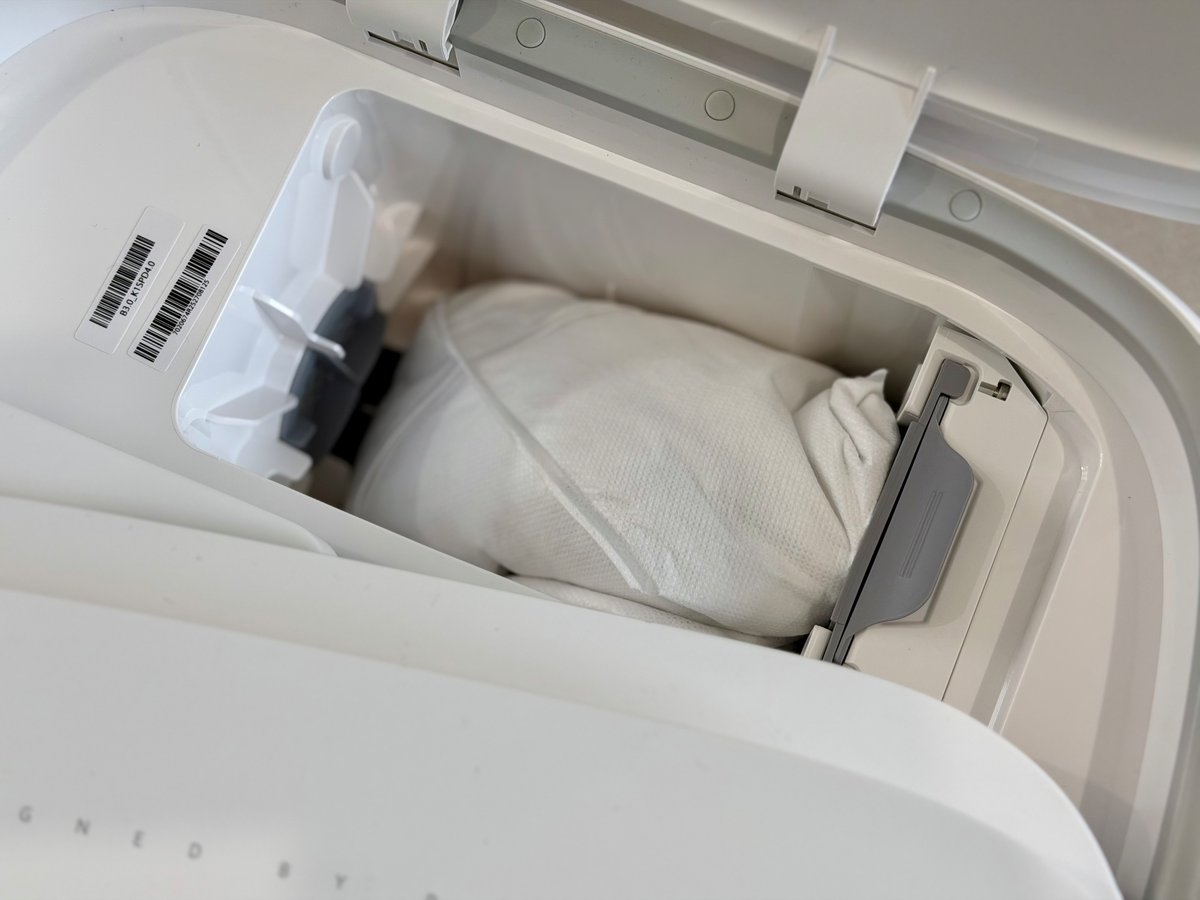 Le sac est situé derrière les réservoirs d'eau ©Mathieu Grumiaux pour Clubic