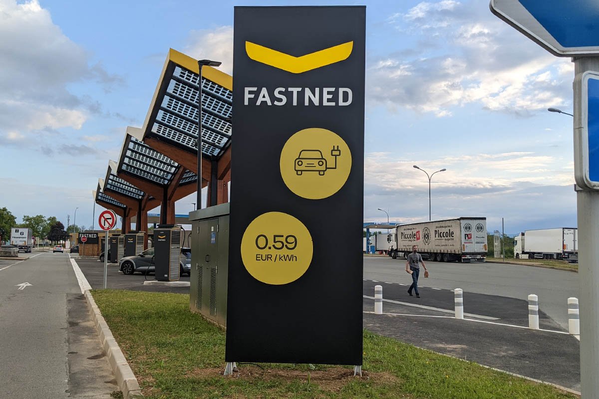 Test-bornes-recharge-Fastned