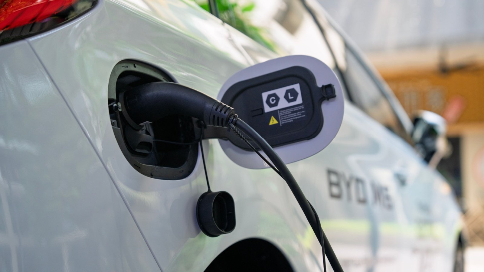 En neuf minutes, une BYD équipée de la Blade Battery 2.0 passe de 10 % à 97 % de charge, soit le temps d'un repas rapide - ©TY Lim / Shutterstock