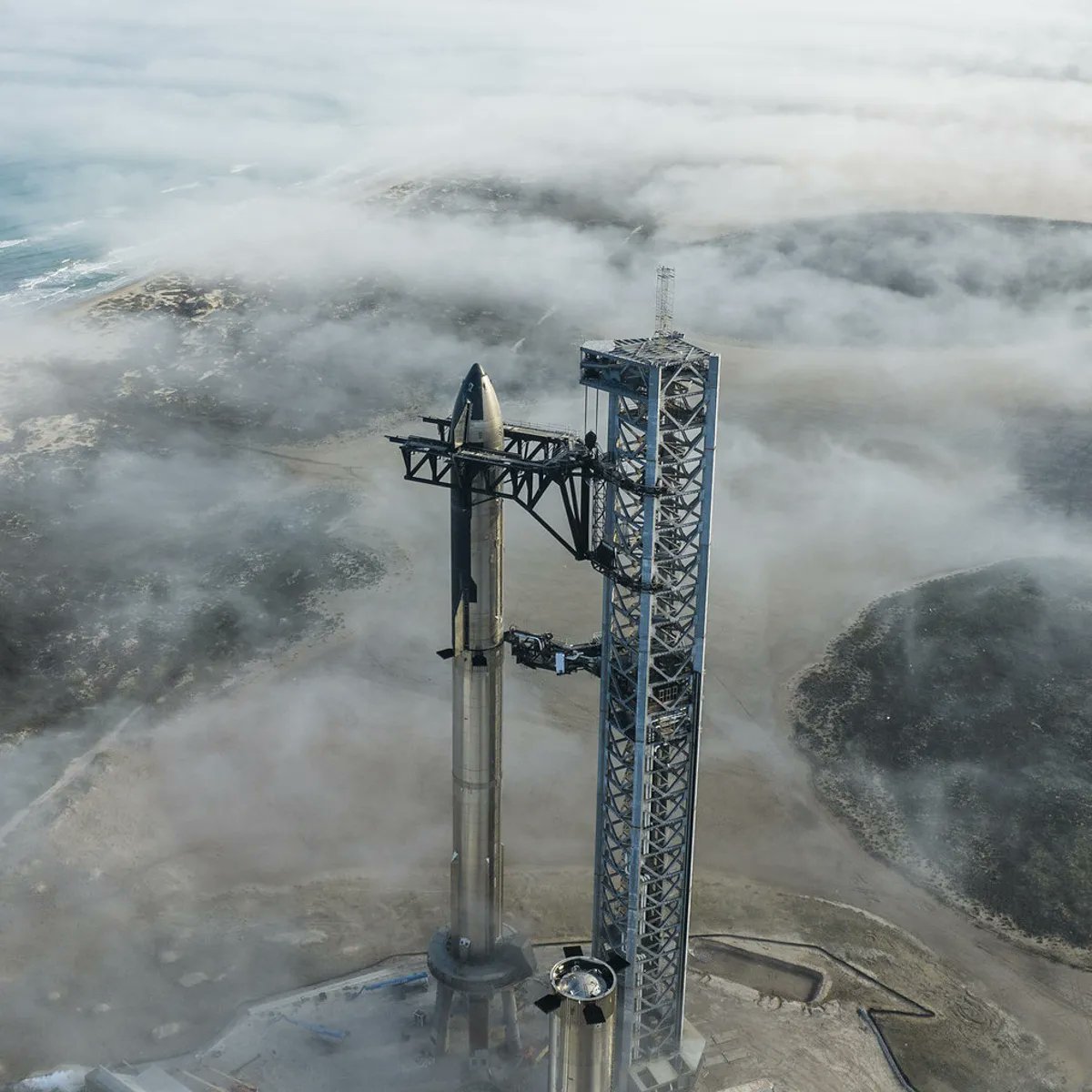 Même si ce n'est pas encore cette version qui emmènera des astronautes sur la Lune, la NASA attend des progrès rapides avec le Starship... Avant 2025 ! © SpaceX