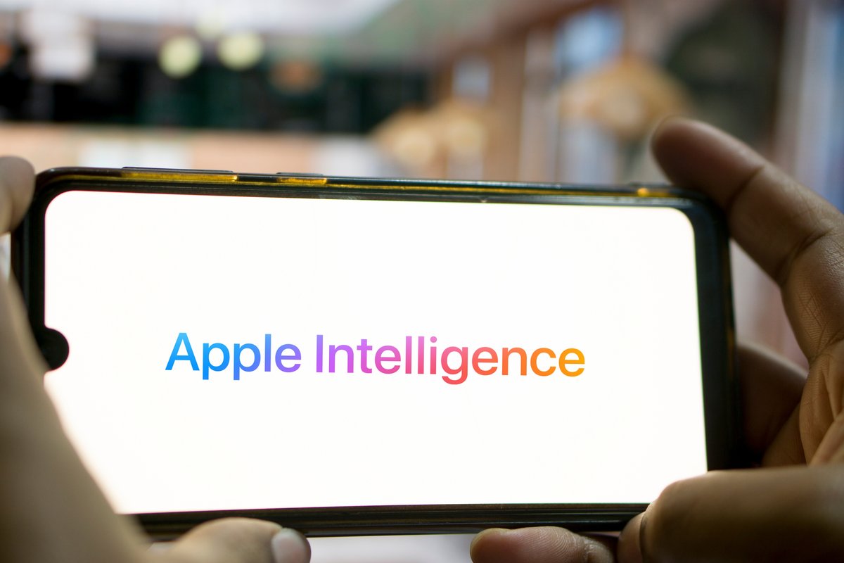  Ce revirement pourrait signifier qu'Apple souhaite rendre ses fonctionnalités d'IA plus largement accessibles à ses utilisateurs. © Mamun_Sheikh / Shutterstock