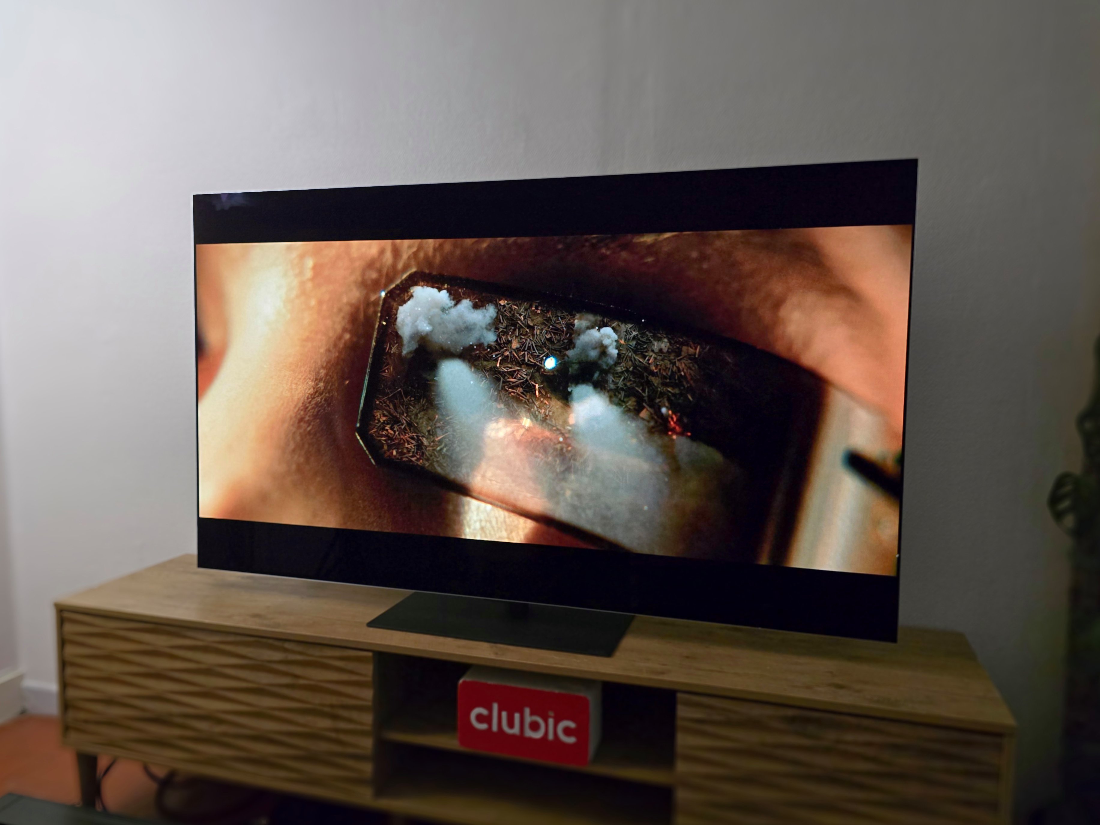 Le LG OLED G5 evo marque un tournant pour le constructeur, grâce à une nouvelle dalle Tandem OLED. © Matthieu Legouge