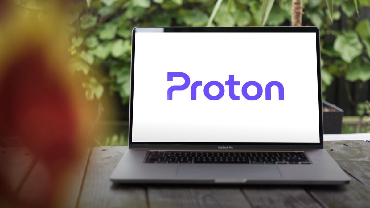 Proton VPN Free offre une sécurité solide sur Chrome, idéale pour un usage régulier. Moins rapide sur les contenus lourds, mais irréprochable sur la transparence et l’éthique - © Shutterstock