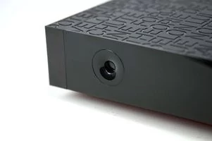 000000C803927174-photo-freebox-server.jpg