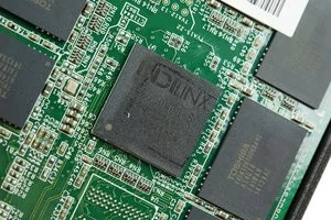 012C000007564603-photo-amd-radeon-r7-240-go.jpg