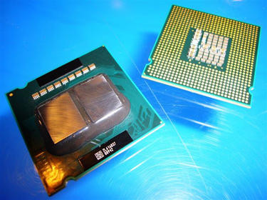 0000011800379959-photo-intel-core-2-extreme-qx6700-1-kentsfield.jpg