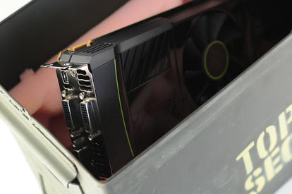 0000011304106018-photo-nvidia-geforce-gtx-590-army-supply-2.jpg