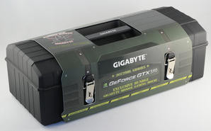 000000B904106102-photo-gigabyte-geforce-gtx-590-box-1.jpg