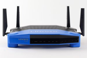 012C000007672169-photo-linksys-space-invader-3.jpg