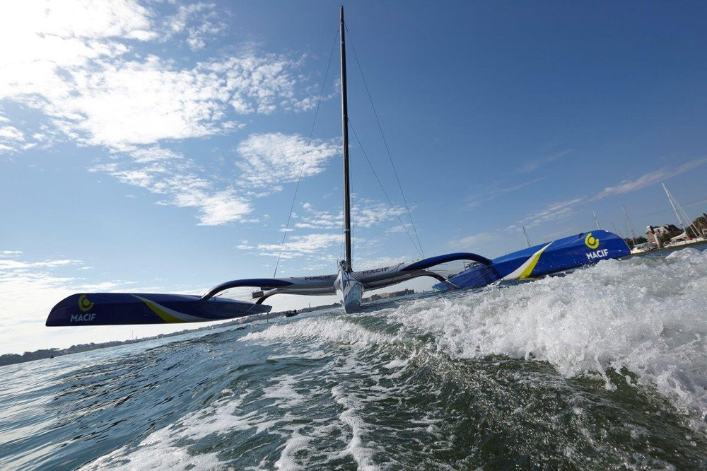 03E8000008241920-photo-intel-trimaran-macif-gabart-02.jpg