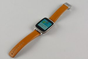 012C000007804379-photo-asus-zenwatch-4.jpg