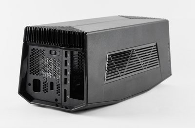 0190000008275468-photo-alienware-graphics-amplifier.jpg