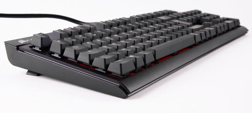 Corsair annonce un nouveau clavier mécanique, le STRAFE (MàJ) - Le