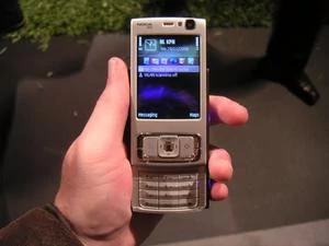 012C000000409993-photo-nokia-n95-clavier.jpg