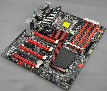 0000014003123266-photo-asus-rampage-3-extreme-photo-1.jpg