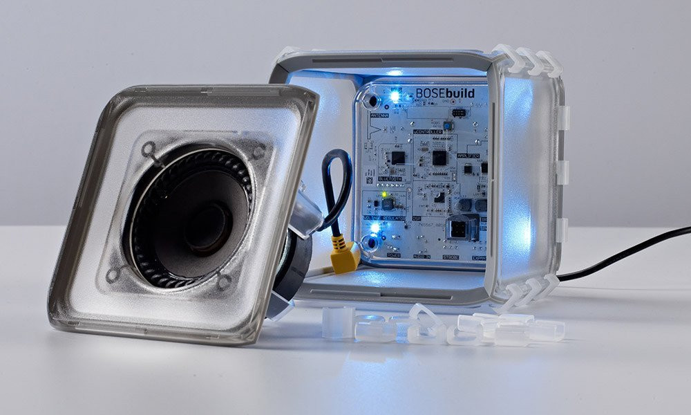 03E8000008489116-photo-bose-speaker-cube.jpg