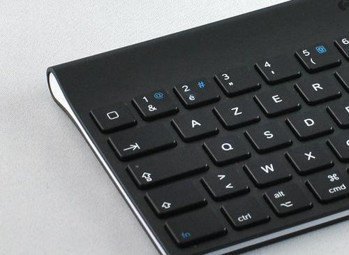 01F4000004526698-photo-logitech-tablet-keyboard-de-769-tail.jpg