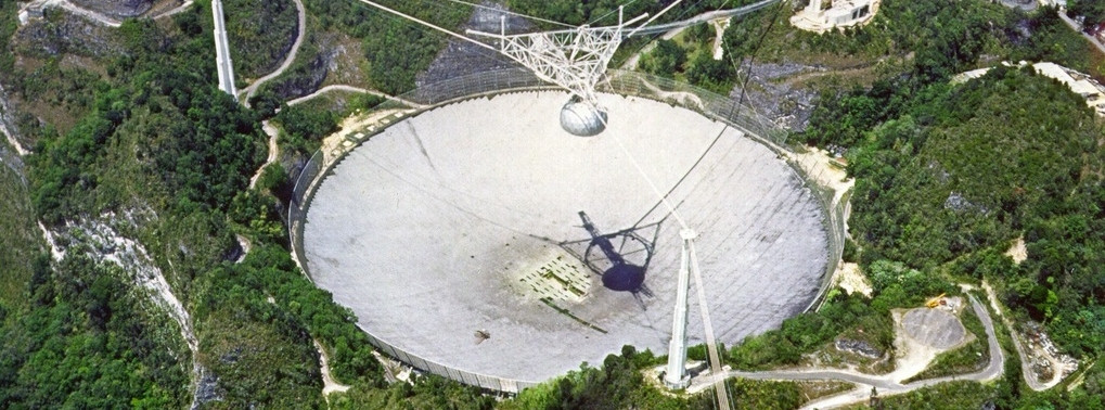 Chute d'Arecibo : les images d'un drone de surveillance et du centre de contrôle mises en ligne