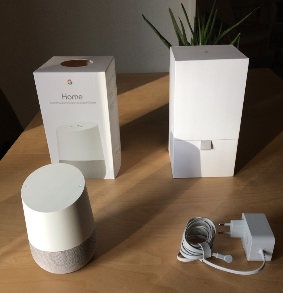 08739200-photo-google-home-packaging.jpg