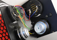 00C8000004105870-photo-libratone-beat-hp-inside.jpg