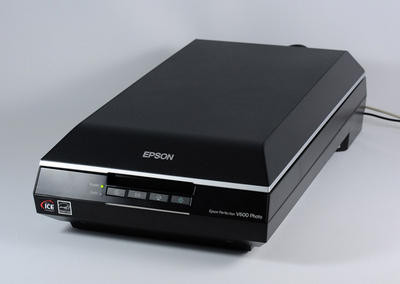 0190000002989826-photo-epson-perfection-v600-photo.jpg