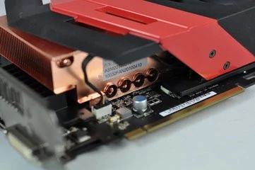 000000F003355848-photo-asus-ares-14.jpg