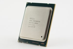 012C000006612416-photo-intel-core-i7-4960-cpu-3.jpg