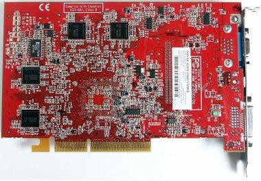 017C000000060310-photo-carte-ati-radeon-9600-xt-design-de-r-f-rence-de-dos.jpg