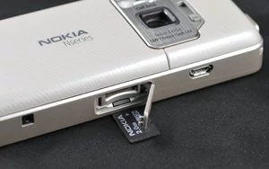 012C000002056238-photo-nokia-n82-carte-m-moire.jpg