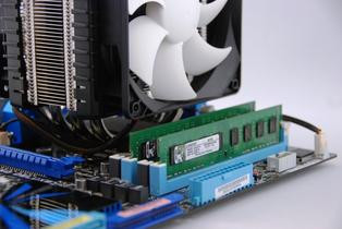 000000D203498436-photo-thermaltake-frio.jpg