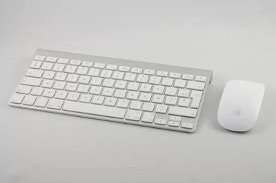 0190000003450342-photo-imac-clavier-souris-1.jpg