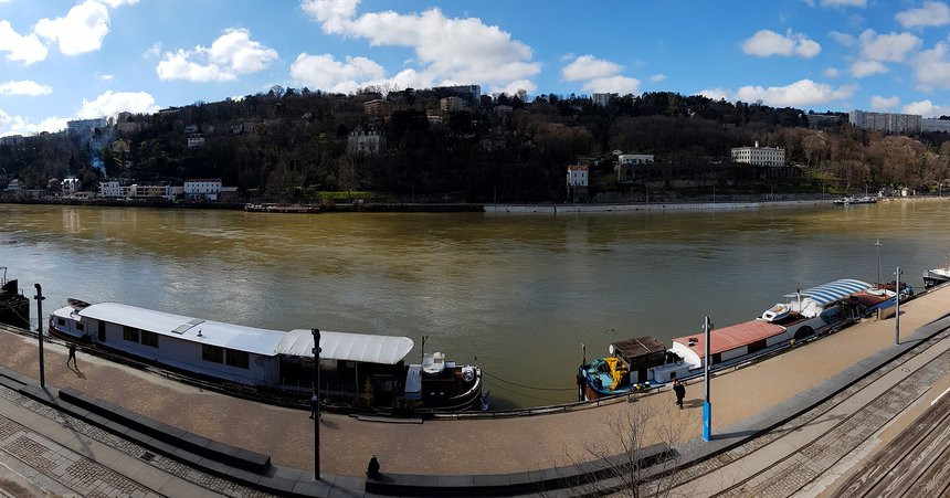 035C000008377564-photo-galaxy-s7-panoramique.jpg