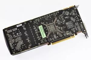 012C000004837520-photo-amd-radeon-hd-7970-carte-6.jpg