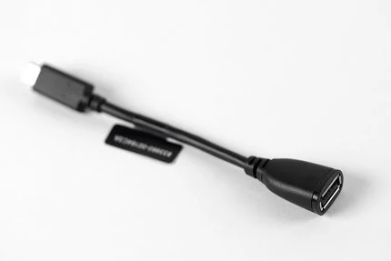 01AE000008567476-photo-hp-spectre-13-adaptateur.jpg