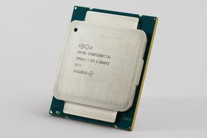 012C000007577689-photo-intel-x99-19.jpg