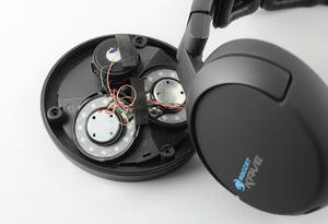 012C000004032756-photo-roccat-kave-hp.jpg