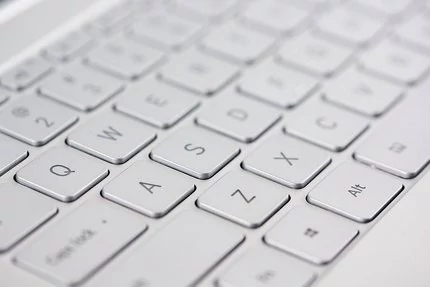 01AE000008569258-photo-xiaomi-mi-notebook-air-9.jpg